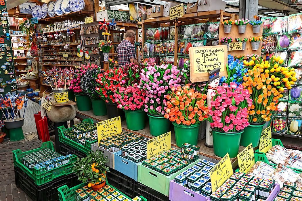 На рынке цветочной продукции города н