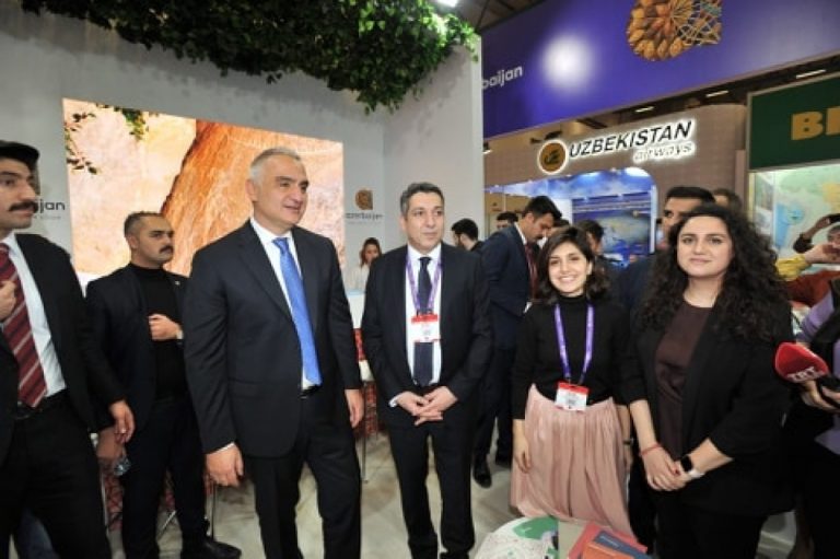 Azərbaycan stendi Türkiyədə keçirilən sərgidə diqqət mərkəzindədir