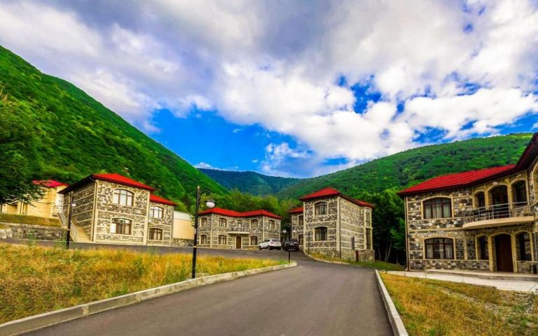 Şəkidə gəzməli yerlər