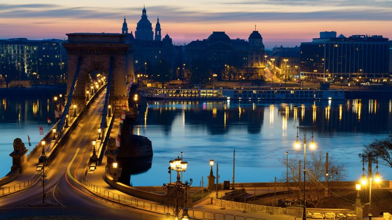 Zəngin tarixi şəhər, çox sayda spa və ucuz müalicə | Budapeştə gəlin